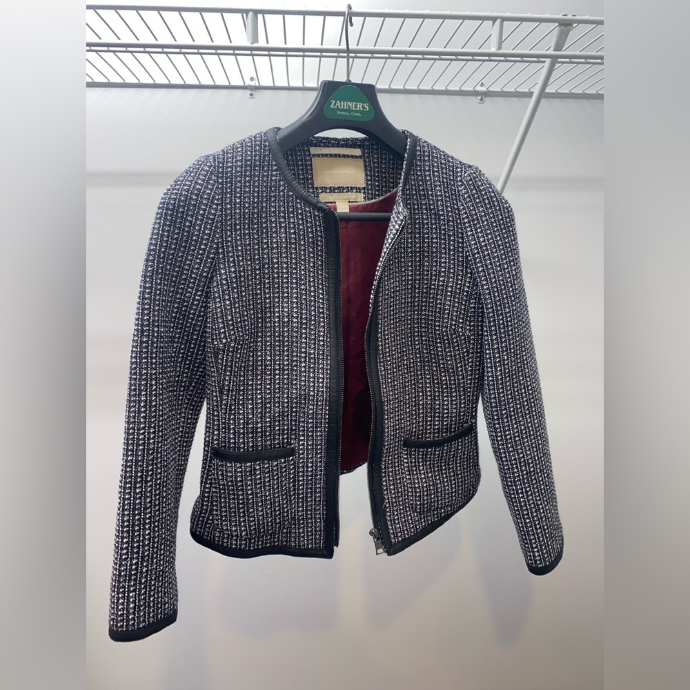 Fitted Banana Republic blazer.